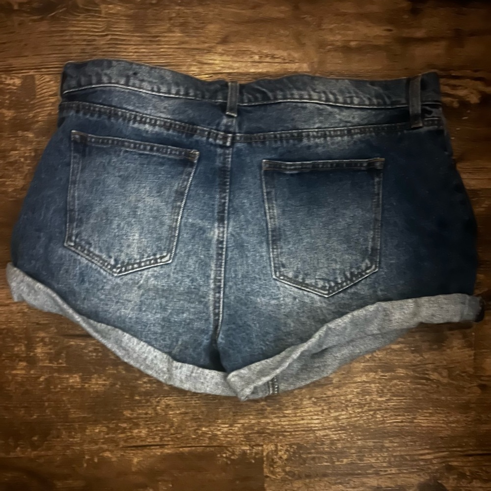New Jean shorts - Picture 2 of 2